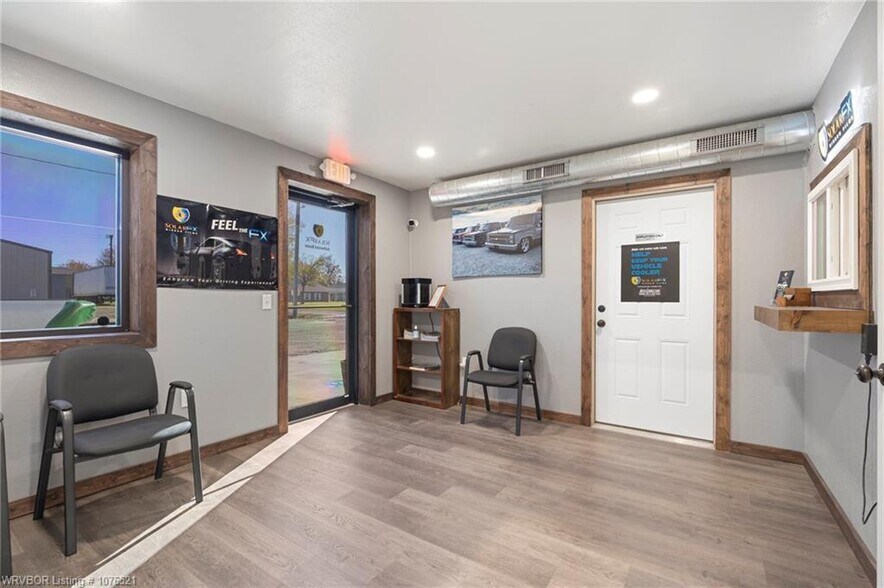 More Photos Of 209 S Broadway St, Stigler Flex For Sale