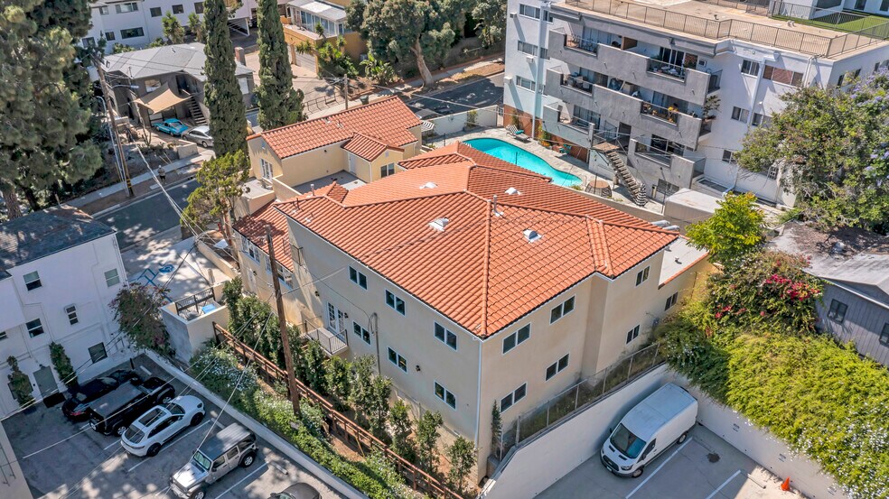 More Photos Of 1112 N Sherbourne Dr, West Hollywood Loft Creative Space For Lease