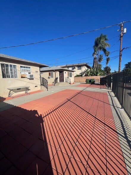 More Photos Of 16037 Gault St, Van Nuys Apartments For Sale