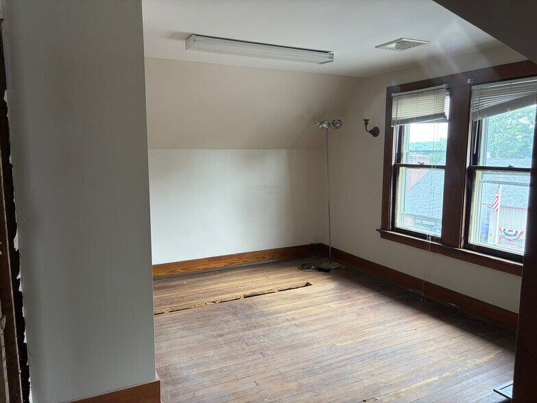 More Photos Of 144 S Main St, Wallingford Office For Sale