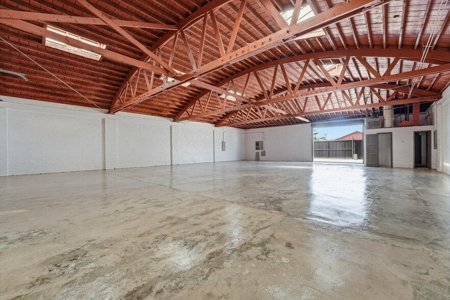 More Photos Of 11317 Atlantic Ave, Lynwood Warehouse For Sale