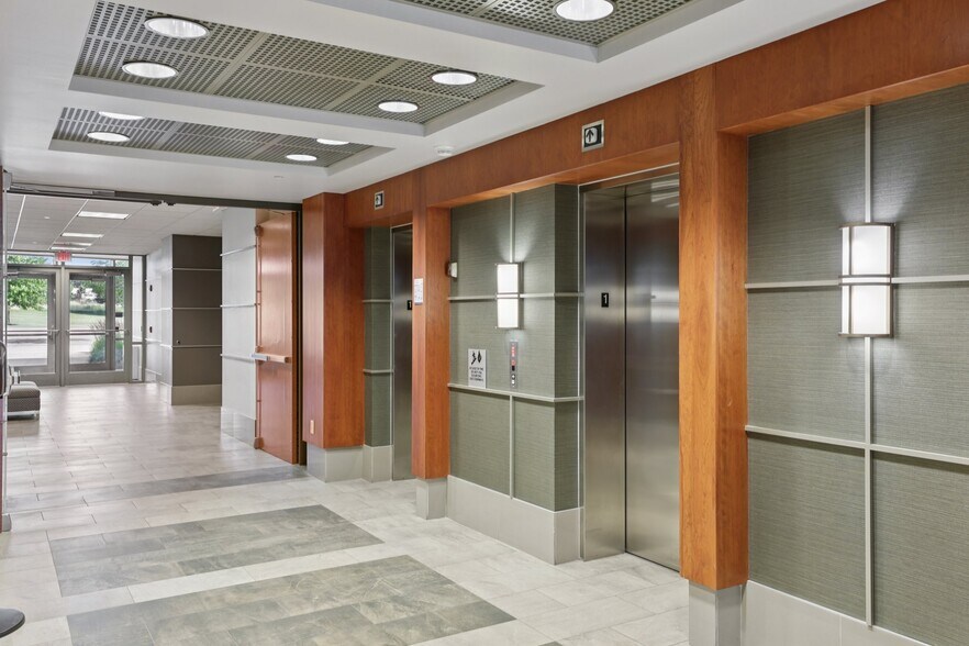 More Photos Of 5133 W Terrace Dr, Madison Office For Sale