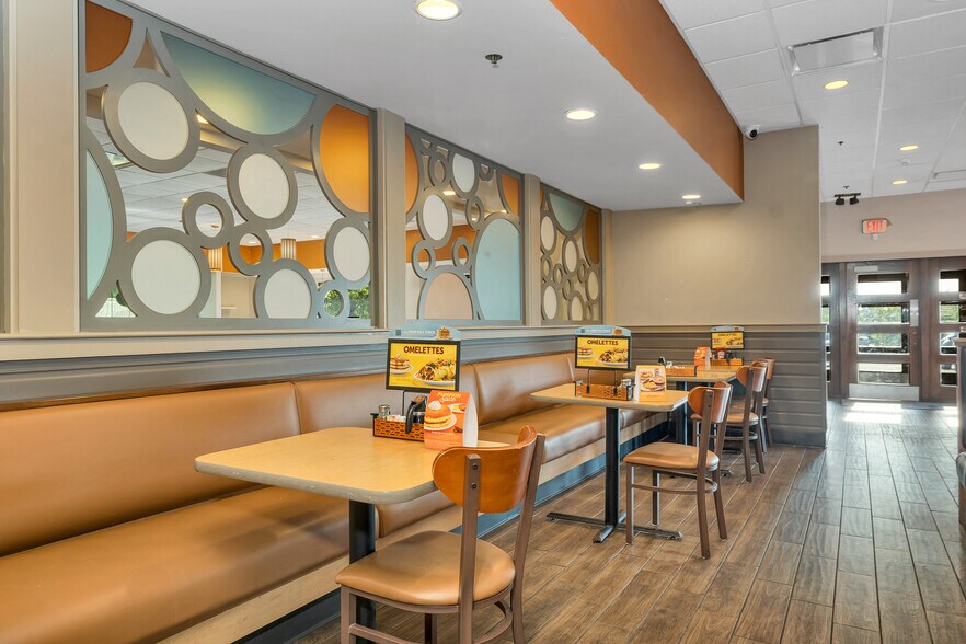 More Photos Of 224 S River Rd, Bedford General Retail For Sale