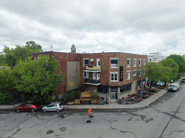 Primary Photo Of 2031-2047 Rue Des Carrières, Montréal Apartments For Sale