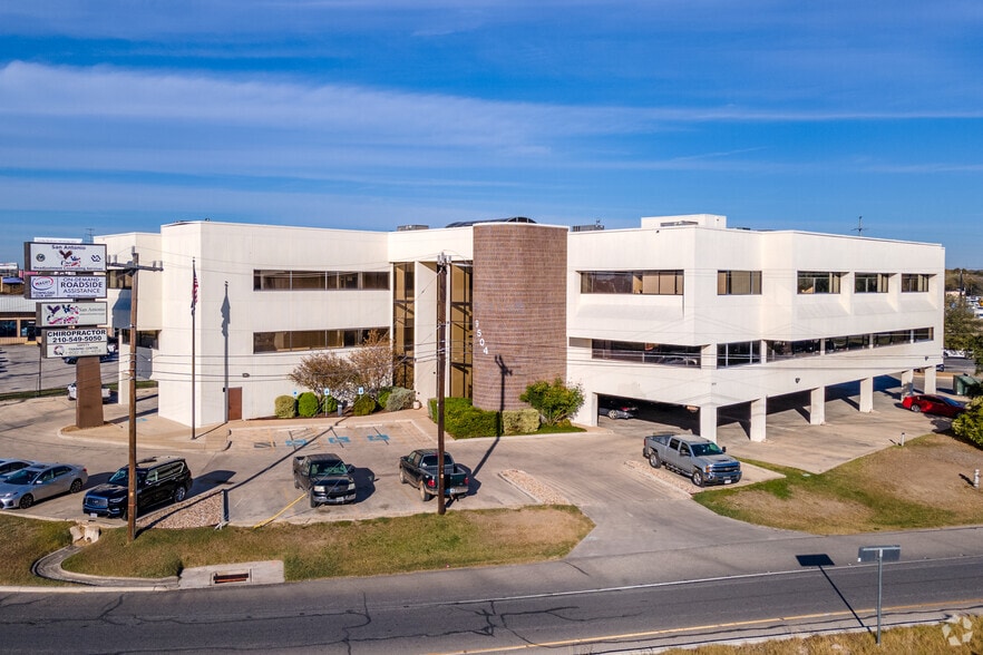 Primary Photo Of 9504 N IH-35, San Antonio Office For Lease