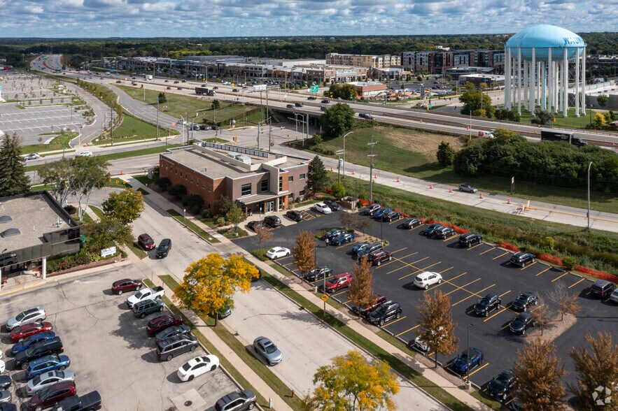 More Photos Of 3040 N 117th St, Wauwatosa Medical For Lease