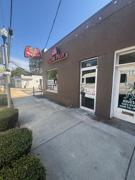 More Photos Of 225 N McDonough St, Decatur Freestanding For Lease
