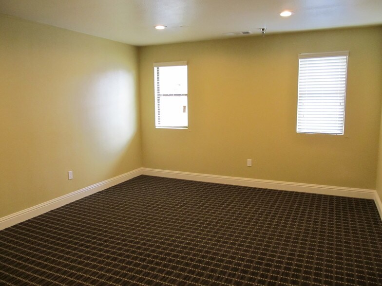 More Photos Of 1012 Sutton Way, Grass Valley Office For Lease