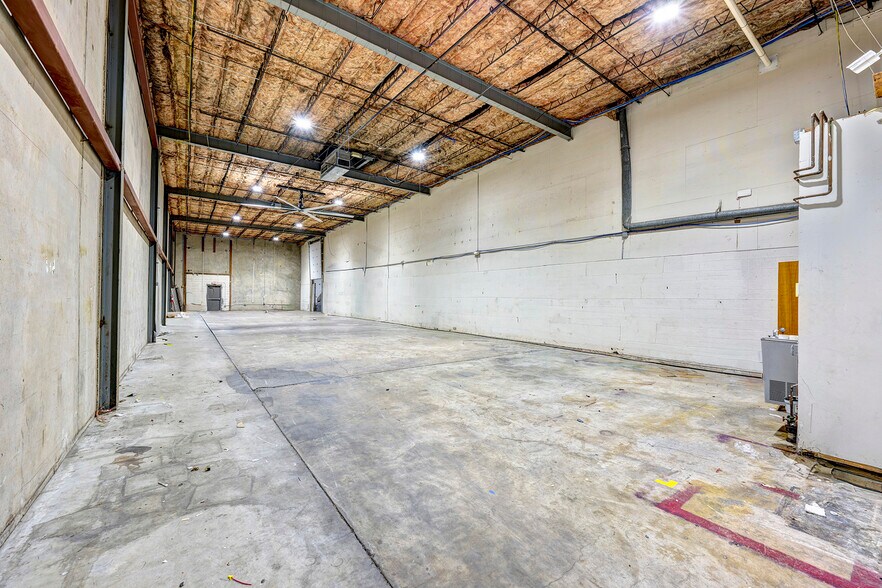 More Photos Of 6855 Wynnwood Ln, Houston Unknown For Lease