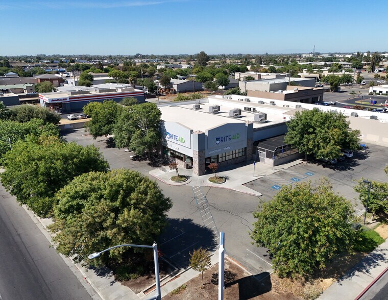 More Photos Of 707 W Lacey Blvd, Hanford General Retail For Sale