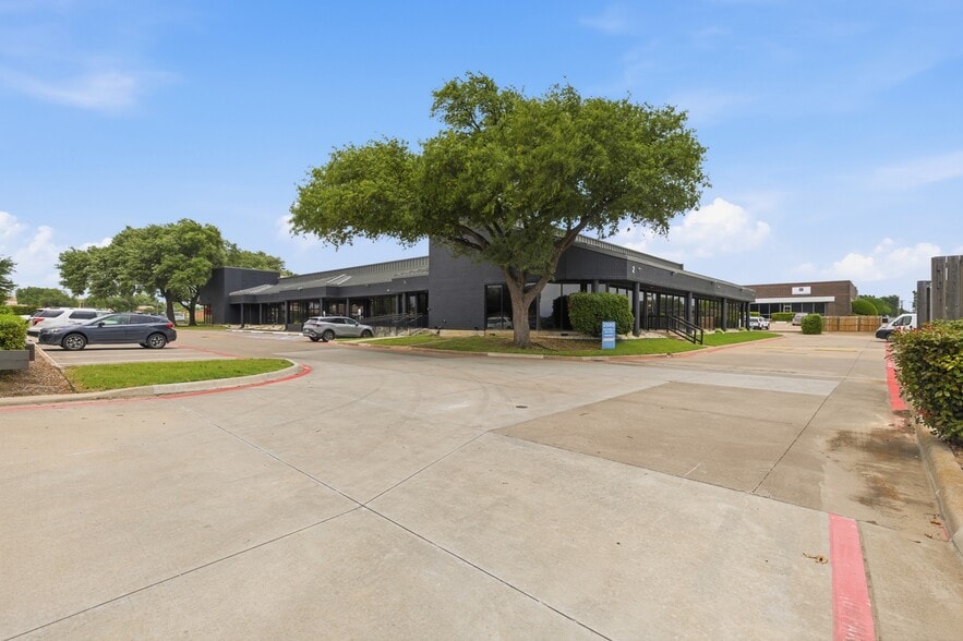 More Photos Of 3420 Sojourn Dr, Carrollton Warehouse For Lease