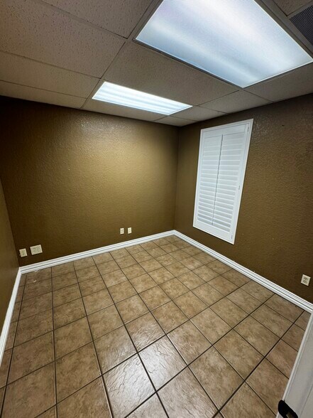 More Photos Of 3319 N Grimes St, Hobbs Office For Lease