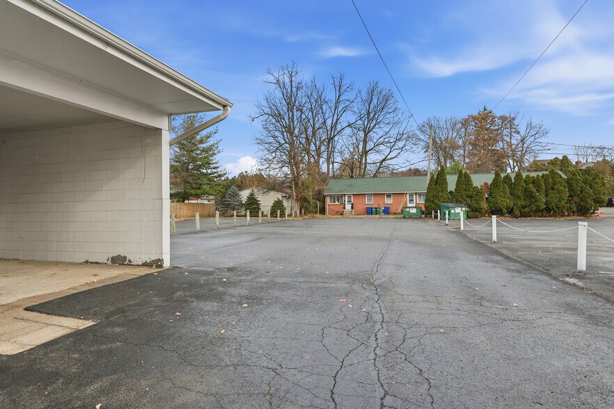 More Photos Of 104 W William St, Delaware Medical For Sale