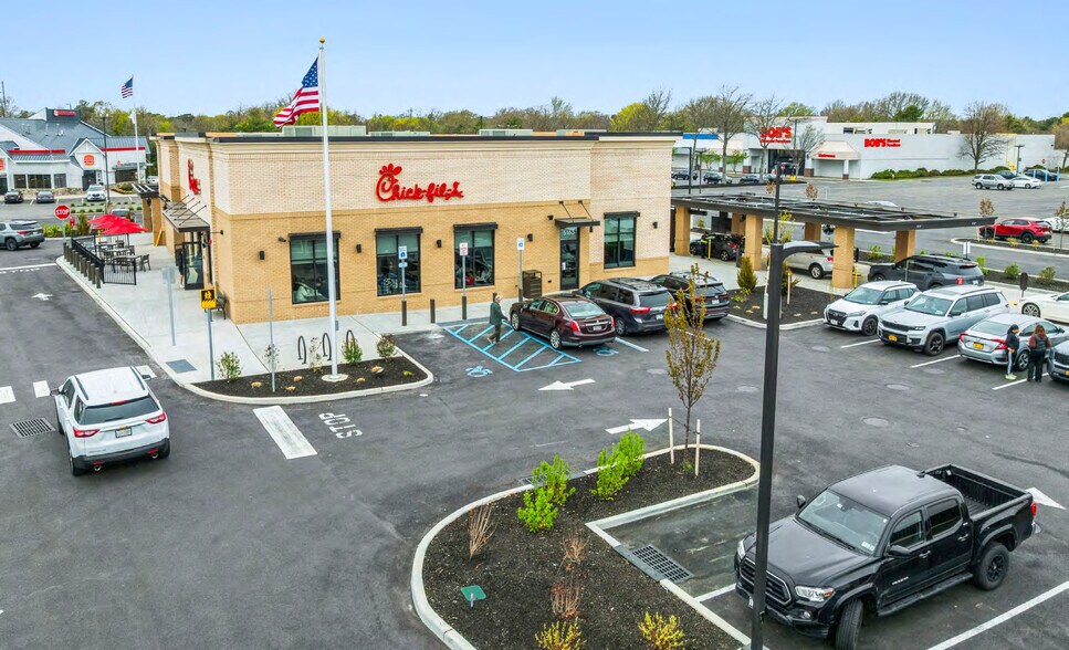 Primary Photo Of 5163 Sunrise Hwy, Bohemia Fast Food For Sale
