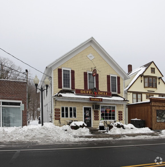 More Photos Of 1566 Main Rd, Riverhead Freestanding For Sale