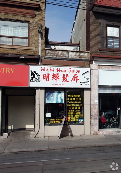 More Photos Of 576 Dundas St W, Toronto Storefront Retail Residential For Sale
