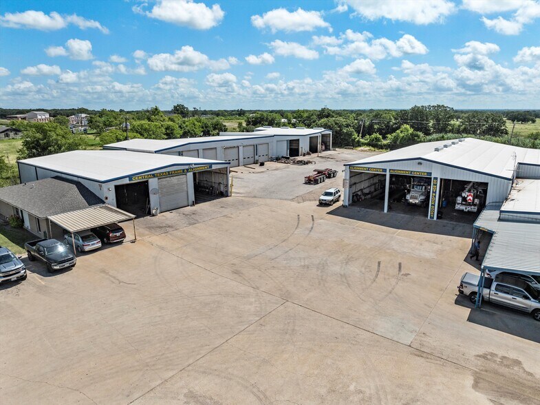 More Photos Of 1188 N Mc Lennan Dr, Elm Mott Warehouse For Lease