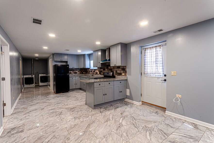 More Photos Of 214 Chicago Ave, Oak Park Apartments For Sale