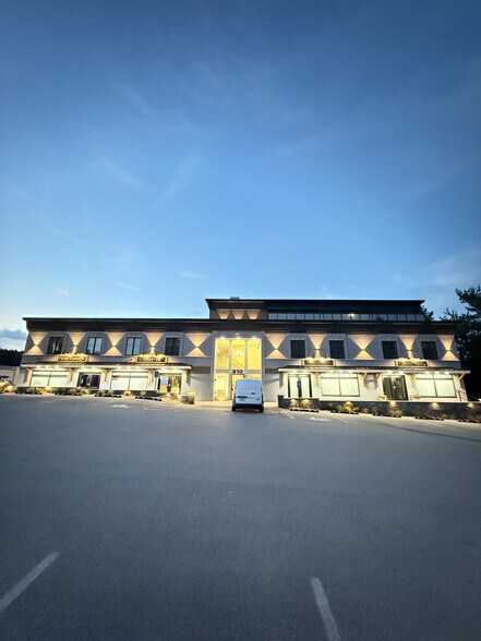 More Photos Of 910 Boston Post Rd E, Marlborough Office For Lease