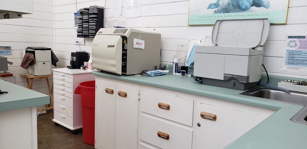 More Photos Of 895 River Dr, Fort Bragg Healthcare For Sale