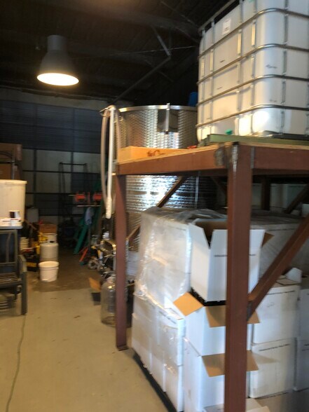 More Photos Of 1491 N Kealy St, Lewisville Warehouse For Sale