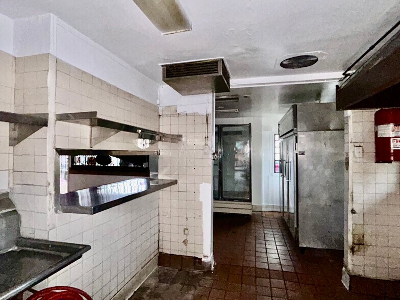 More Photos Of 1307 S Main St, Santa Ana Restaurant For Sale