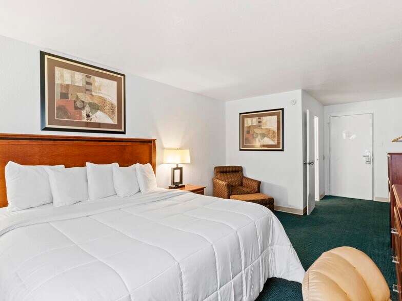 More Photos Of 100 W F St, Casper Hotel For Sale