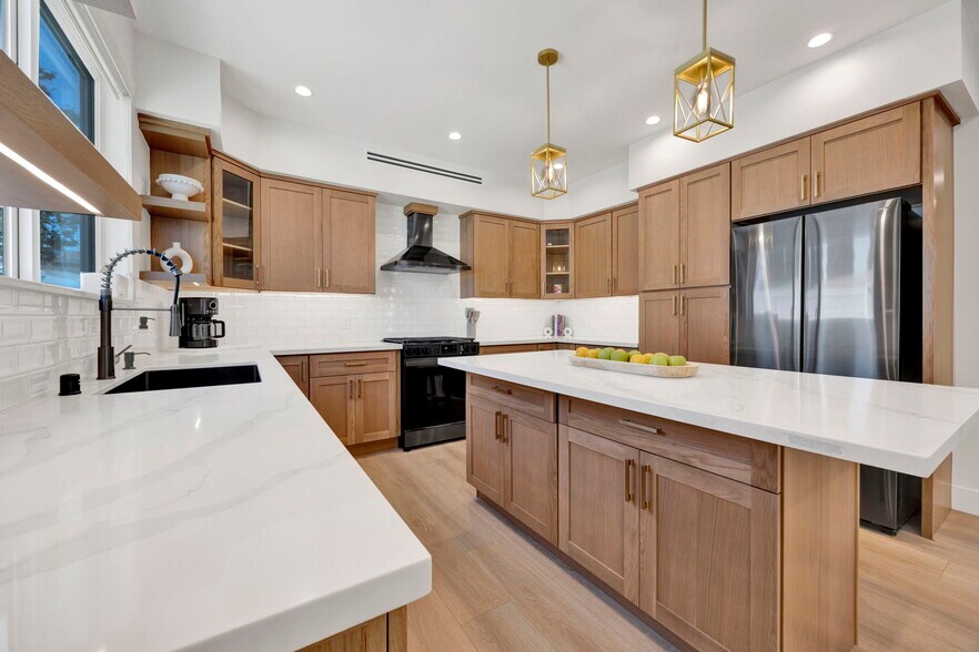 More Photos Of 7410 Denny Ave, Sun Valley Healthcare For Sale