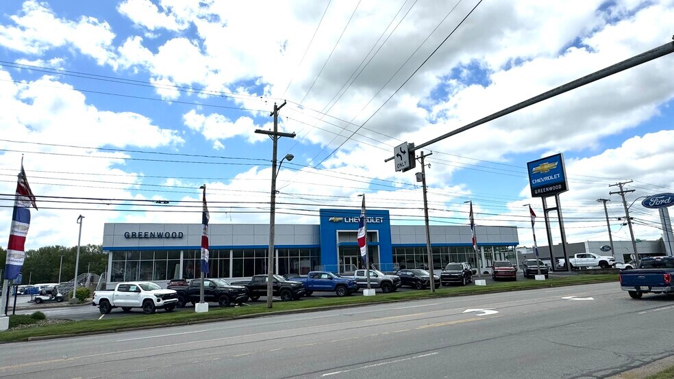 More Photos Of 4774 Mahoning Ave, Youngstown Storefront For Sale