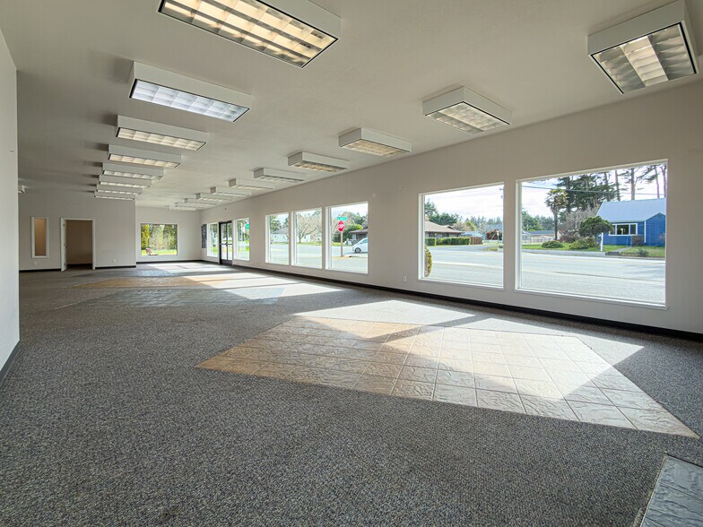 More Photos Of 805 US-101, Bandon General Retail For Sale