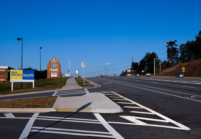 More Photos Of 909 Eagles Landing Pky, Stockbridge General Retail For Lease
