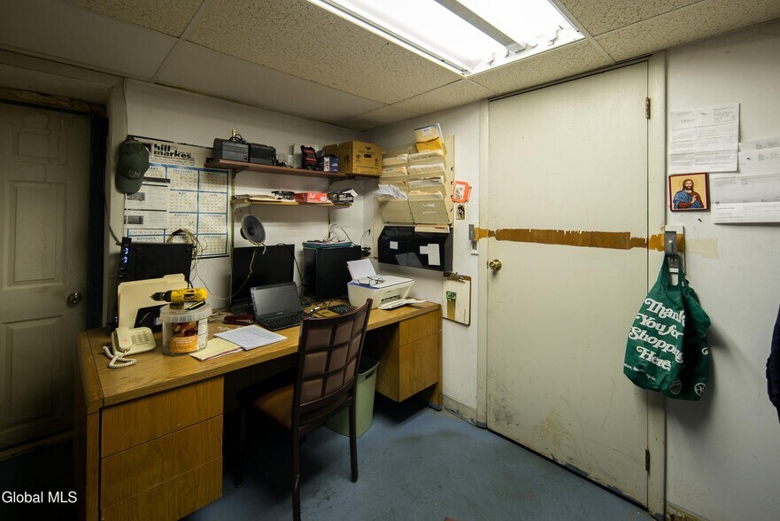 More Photos Of 855 Hoosick St, Troy Restaurant For Sale