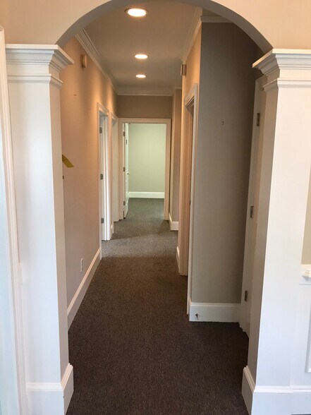 More Photos Of 11675 Century Dr, Alpharetta Office Residential For Lease