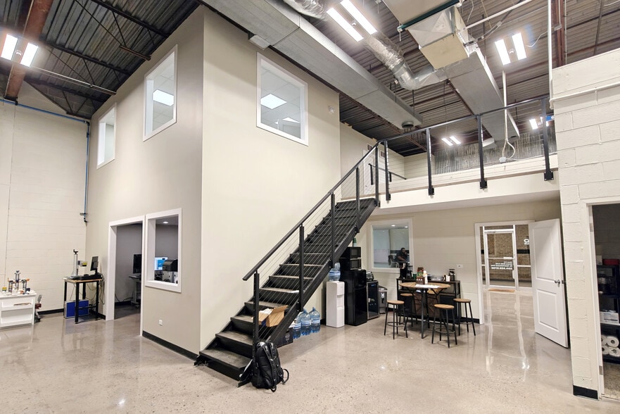 More Photos Of 2924 Malmo Dr, Arlington Heights Warehouse For Sale