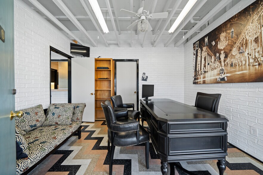 More Photos Of 903 N San Fernando Blvd, Burbank Storefront Retail Office For Sale