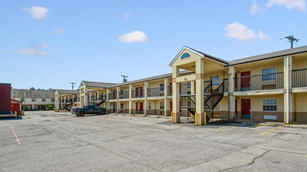 More Photos Of 419 S George Nigh Expy, Mcalester Hotel For Sale