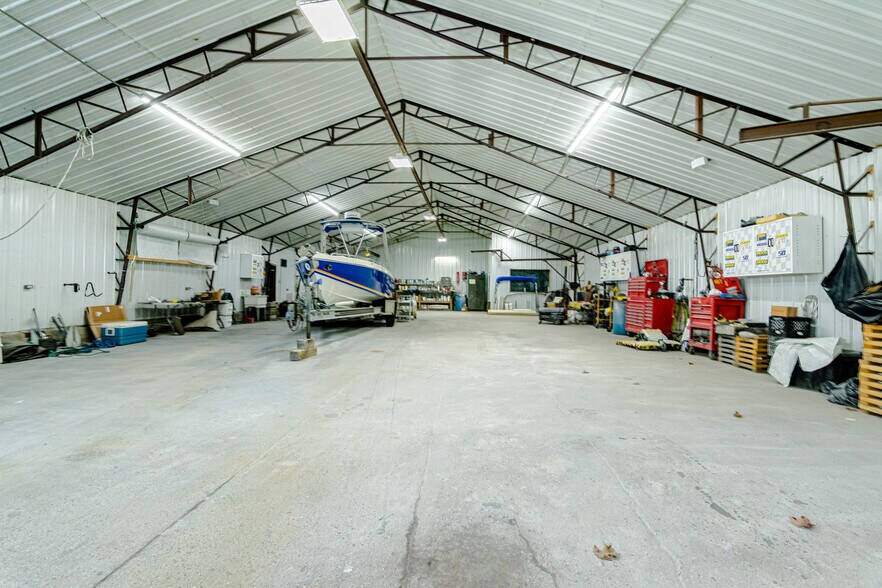 More Photos Of 1002 Susan Rd, Lake Ozark Warehouse For Sale