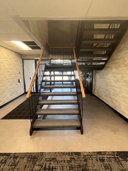 More Photos Of 12940 Harriet Ave S, Burnsville Medical For Lease