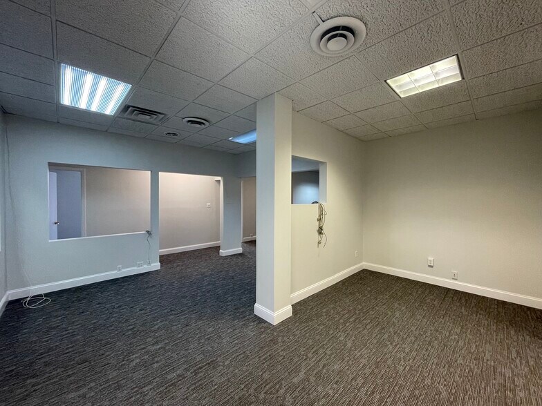 More Photos Of 80 Maple Ave, Smithtown Office For Lease