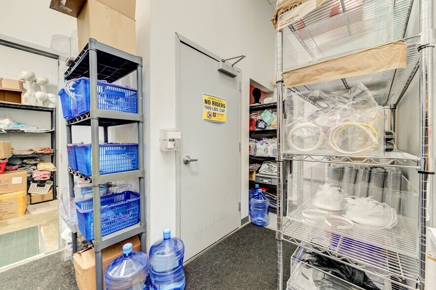 More Photos Of 9345 Olive Blvd, Saint Louis General Retail For Sale