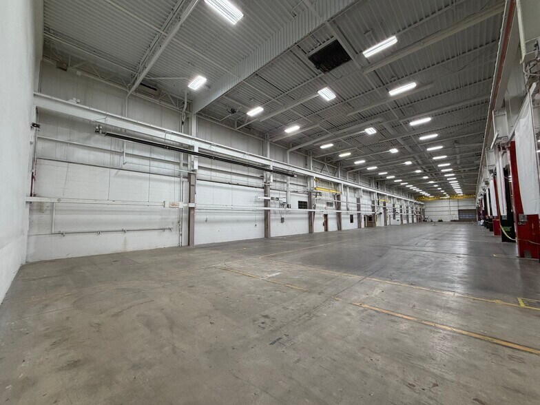 More Photos Of 975 Lombardi Ave, Green Bay Manufacturing For Lease