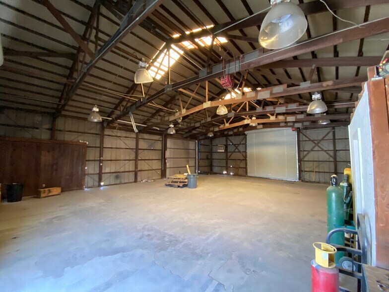 More Photos Of 4613 N FM 1417, Sherman Warehouse For Lease