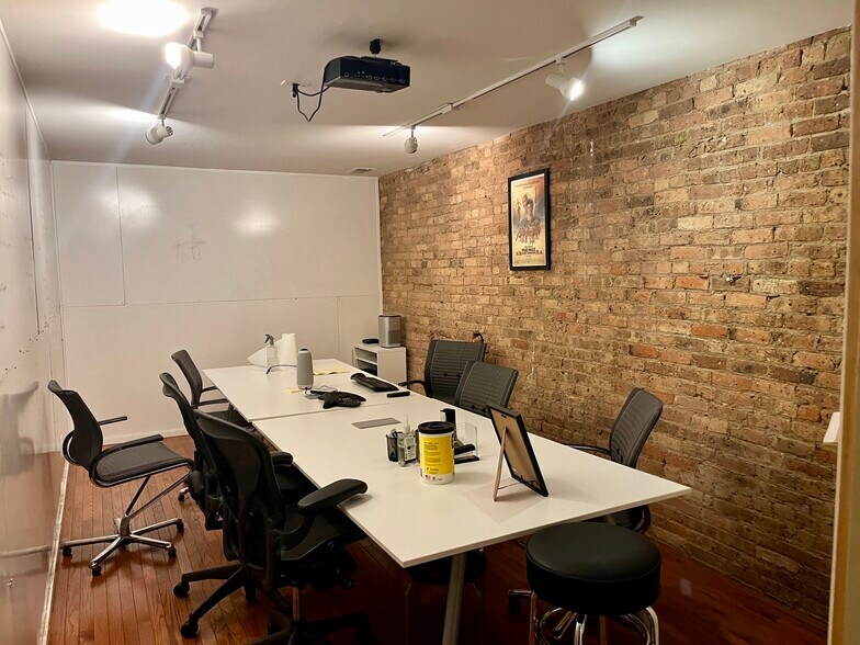 More Photos Of 415 N Sangamon St, Chicago Loft Creative Space For Lease