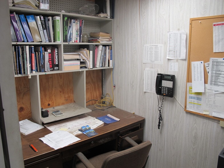 More Photos Of 4056 Marietta Ave, Mount Joy Light Distribution For Lease