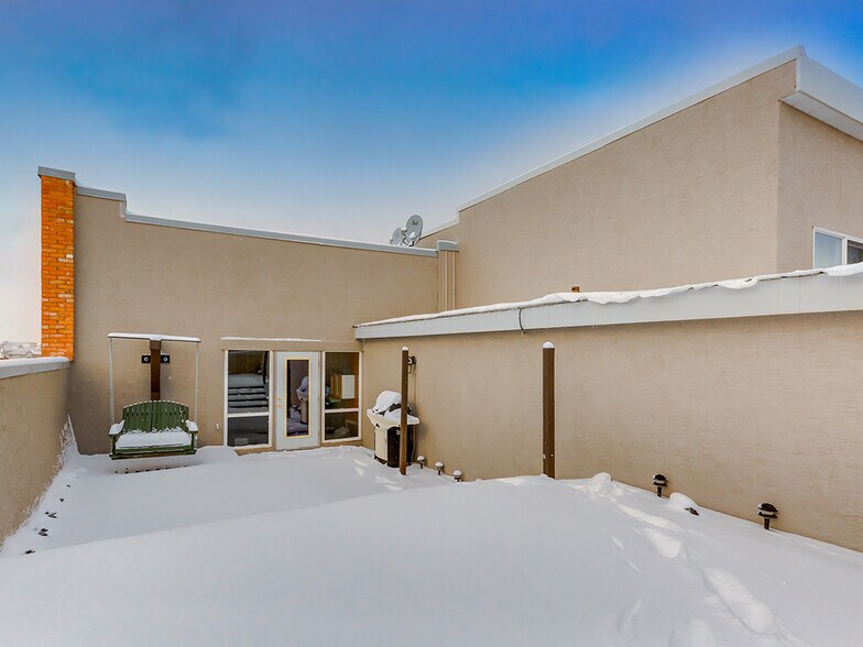 More Photos Of 122 5 St S, Lethbridge Apartments For Sale