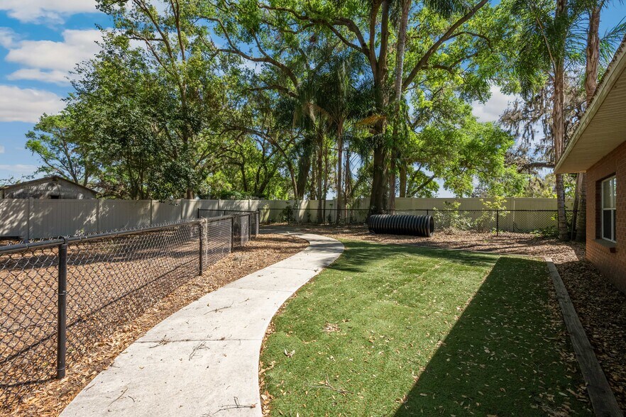 More Photos Of 38022 River Rd, Dade City Medical For Lease