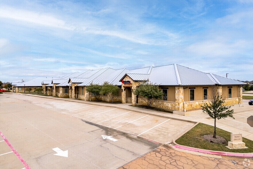 More Photos Of 255 W Lebanon, Frisco Medical For Lease