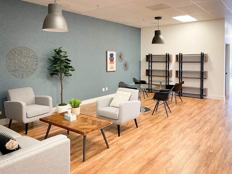 More Photos Of 12115-12117 SE Stevens Rd, Portland Unknown For Lease