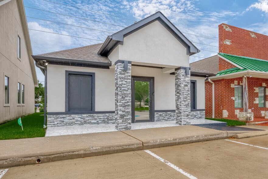 Primary Photo Of 21392 Provincial Blvd, Katy Medical For Lease