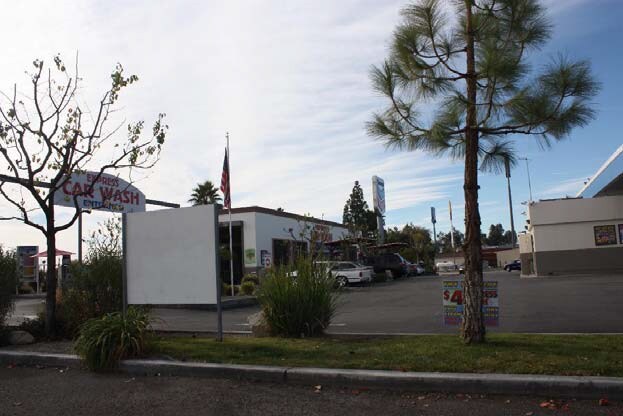 More Photos Of 2525 White Ln, Bakersfield Service Station For Sale